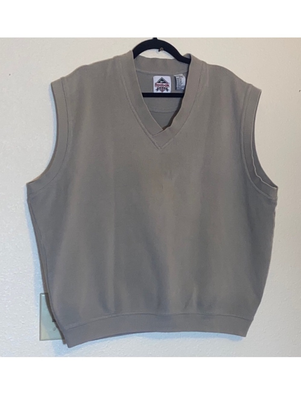 VTG,Reebok Men’s Sleeveless V-Neck Sweater Vest — Taupe 💯%  Cotton